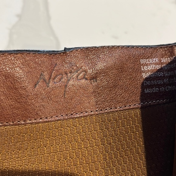 Naya Breeze Black leather floral Zip up Block heel boots - Picture 6 of 9